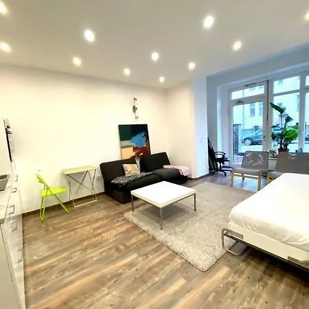 Side Park/historic/ber/thf Apartmán *